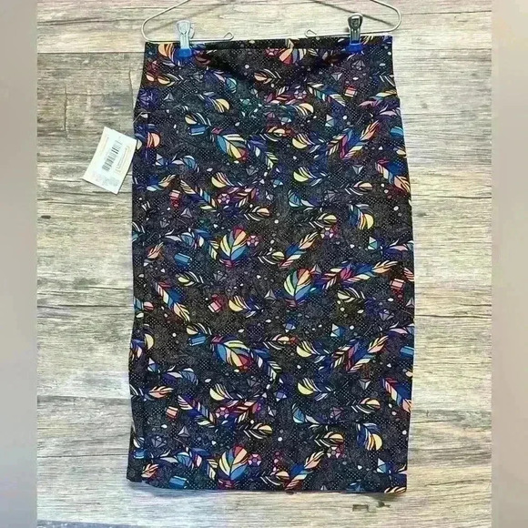 LulaRoe Women’s Orange and Blue Geometric Cassie Skirt size Medium - Picture 1 of 3